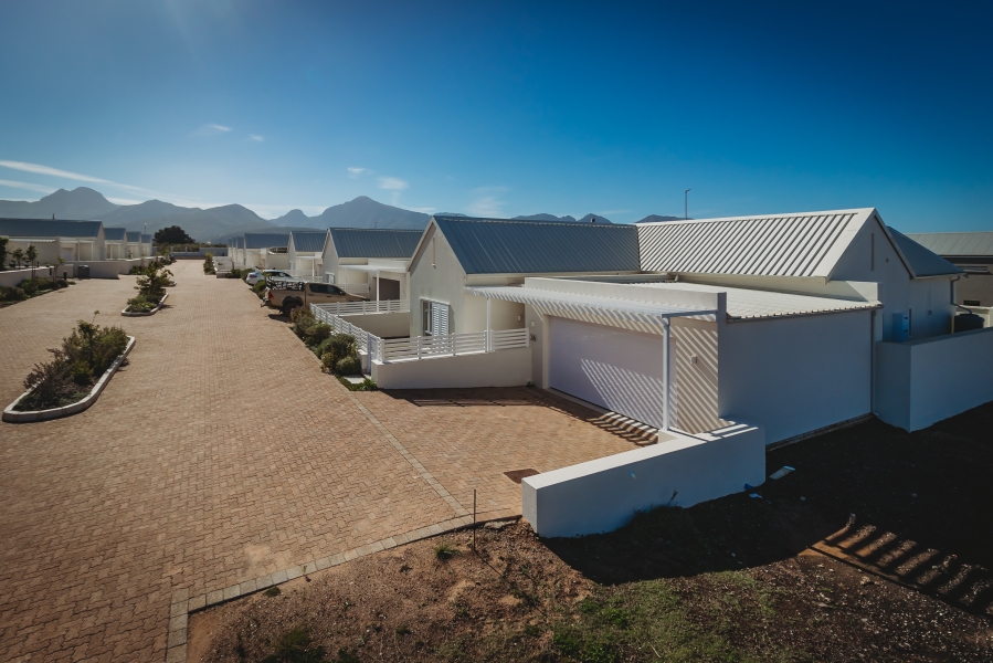 3 Bedroom Property for Sale in Kraaibosch Western Cape